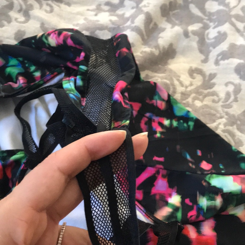 Fabletics workout tank - Picture 3 of 6